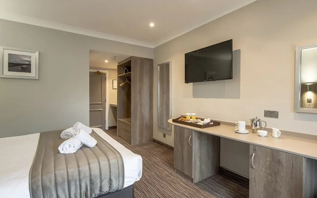 The Hog's Back Hotel & Spa Farnham