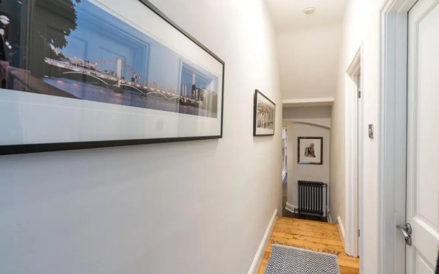 Delightful 1BD Flat in the Heart of Barnes Village