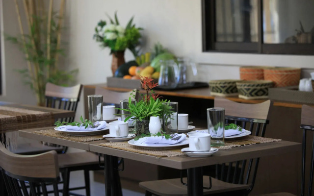 Coron Soleil Express Hotel