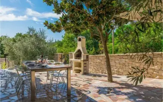 Six Bedroom Holiday Home in Medulin