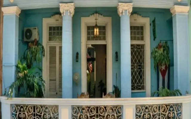 Casa Colonial Abogados Leonardo y Angela