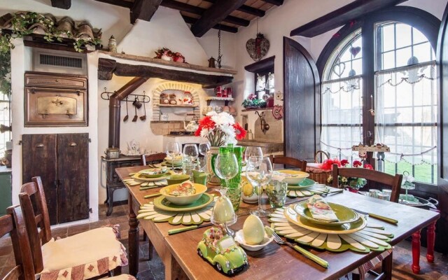 Rose Tower 6 2 in Rome