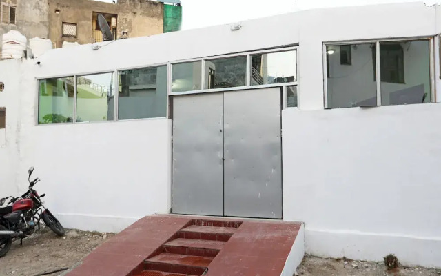 OYO 36700 Moonlight Residency