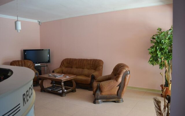 Phoenix Family Hotel