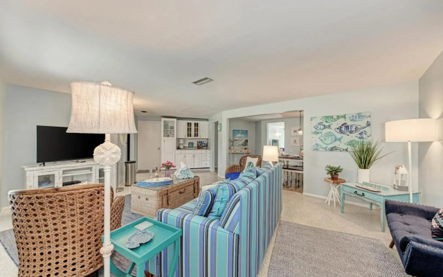 Beach n It - 410 Bay Palms