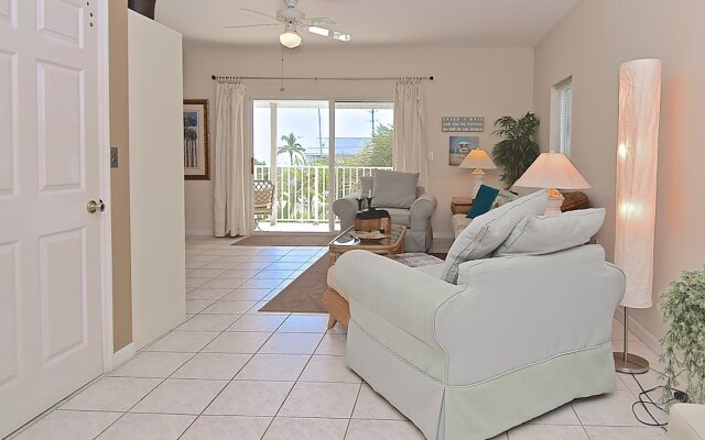 Beach Walk Unit B by Vtrips