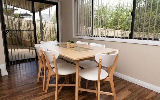 Phillip Villa, Modern & Fresh, Close to Town, Free Wifi