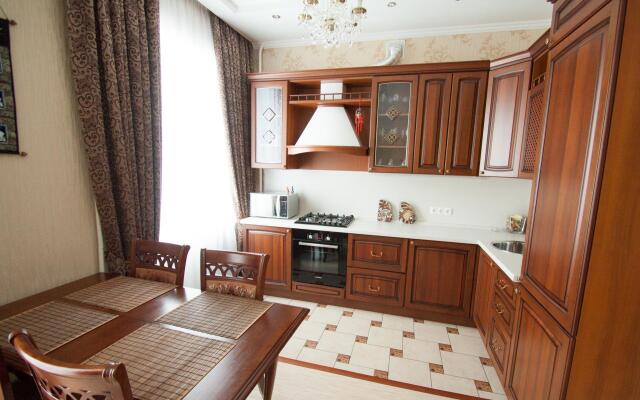 Аврора на улице Дзержинского 4