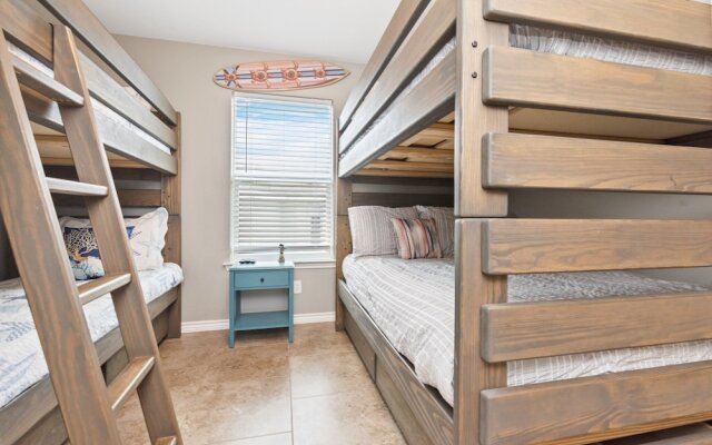 Latitude Adjustment - Private Pool/elevator!