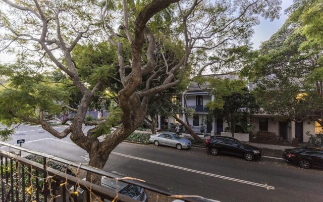 Redfern 2 Bedroom 2 Bathroom Apt With Netflix