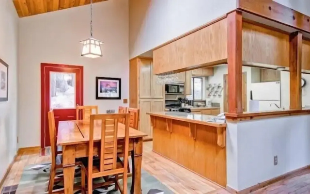 Scenic Wonders Crossroad Cabin 3 Bedroom