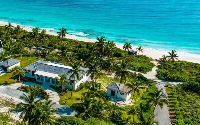 Pineapple House 4 Bedroom Home
