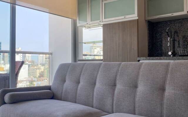 w Beautiful 1BR With Balcony in Miraflores