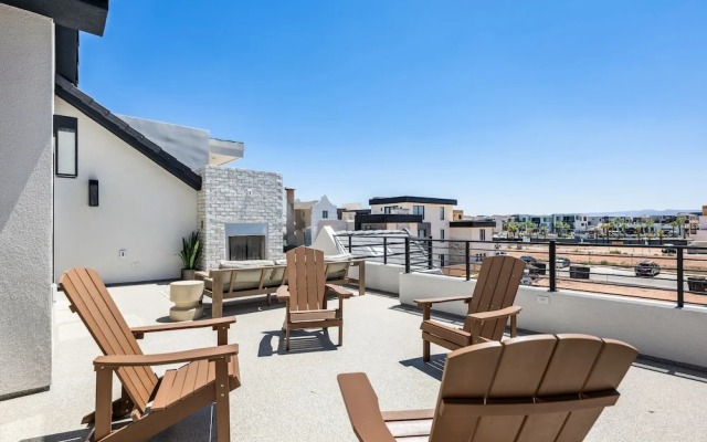 Break Point 6 Bedroom Home