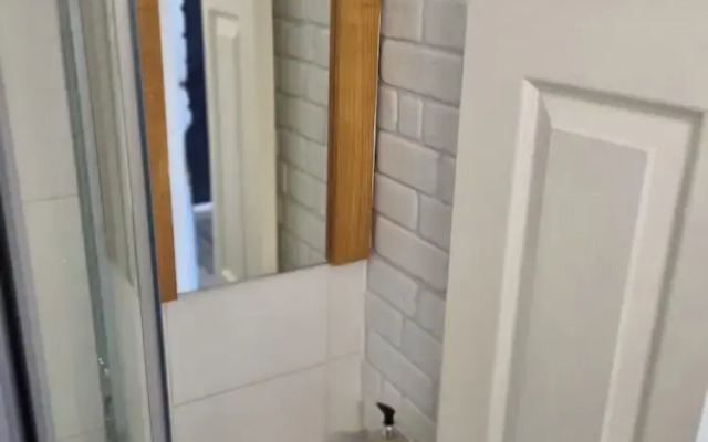 Charming 1-bed Studio Annex,parking,kitchen,wifi