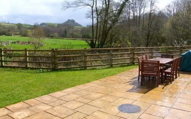 Cennen Lodge