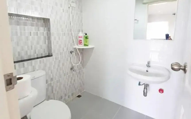 Samutsakorn Apartment