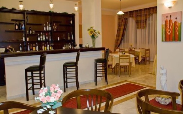 Alexiou Hotel