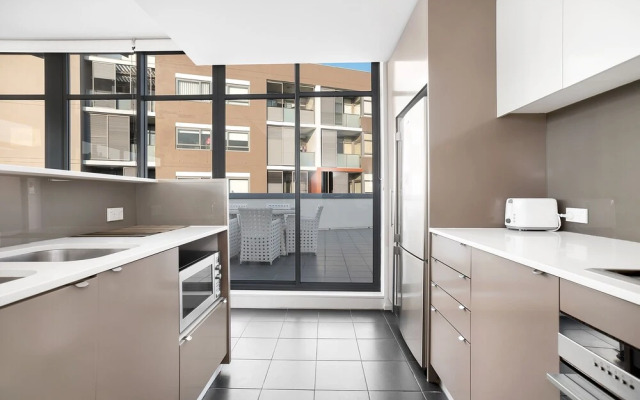 3BR Penthouse above a Shopping Mall