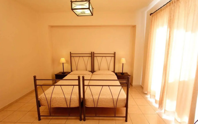 Lambrinos Suites