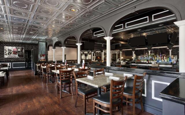 Holiday Inn Long Island-Islip Arpt East by IHG