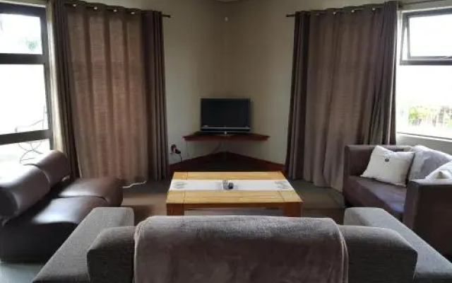 Stay@67 Apartments - Dullstroom