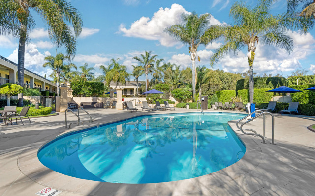 Best Western Plus South Coast Inn