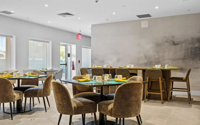 Doubletree By Hilton New York Jfk Airport Hotel
