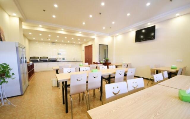 Shell Zhangjiagang City Jingang Town RT-Mart Hotel