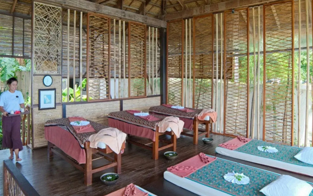 Saree Samui 