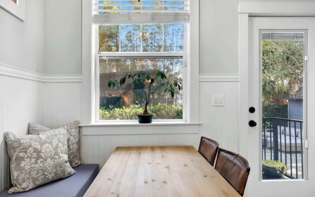 Sunset Bungalow With Hot Tub - 6ppl