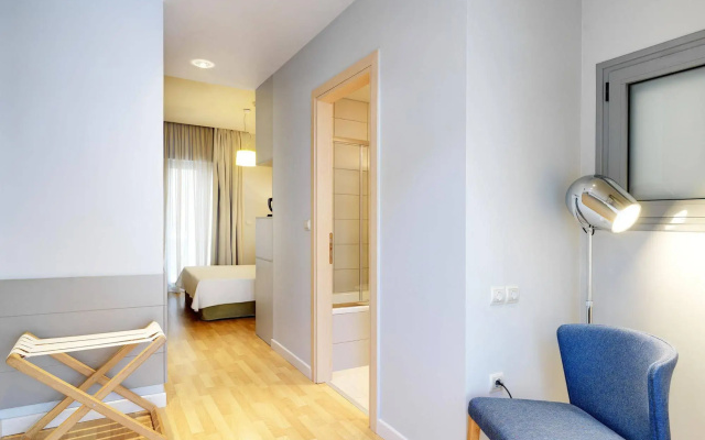 Phidias Piraeus Hotel