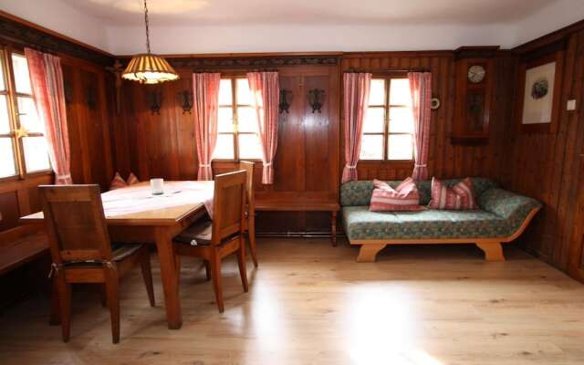 Sprawling Mansion near Ski Area in Salzburg