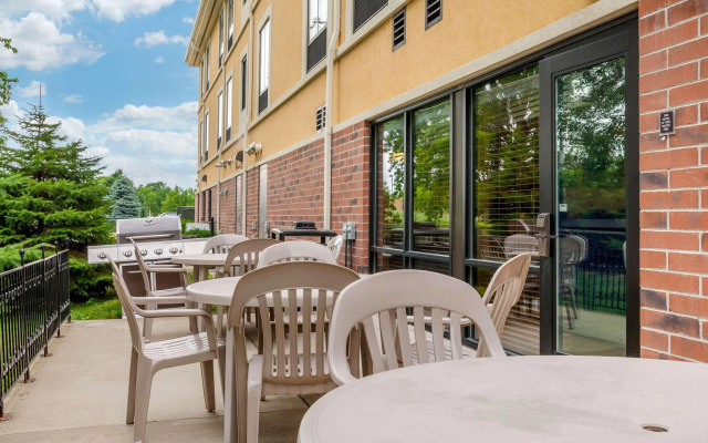 Sleep Inn & Suites Airport