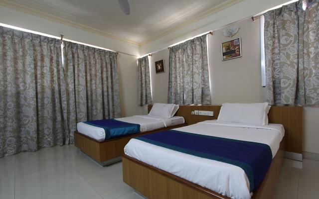 OYO Flagship 8252 Aayush Corporate Stays