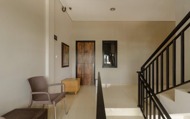 RedDoorz near Puri Indah Mall
