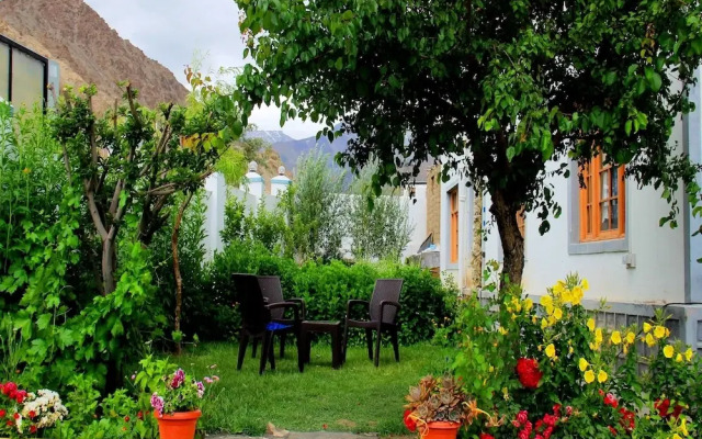 Hotel Jeevanam Villa
