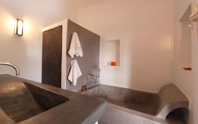 Riad O2