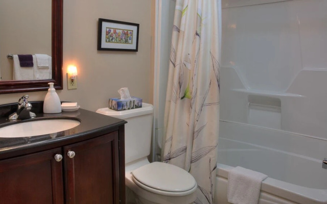 Sir Isaac Brock B&B Luxury Suites