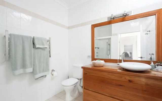 Arabella - Stylish Seaside Sanctuary With Views