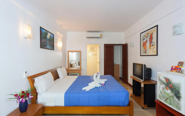 The Expat Hotel