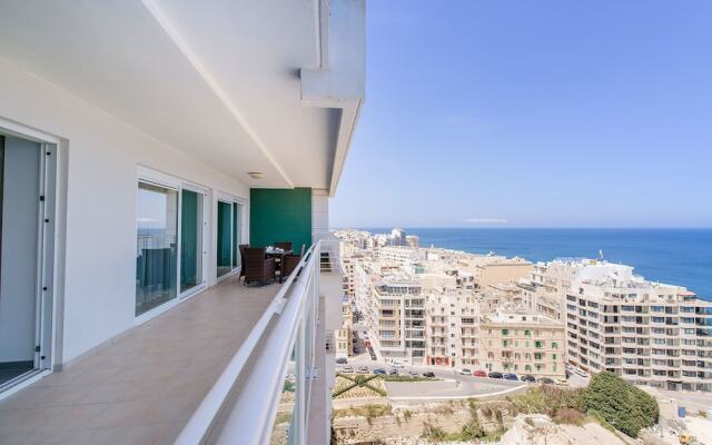 Seafront Luxury Apartment Incl Pool