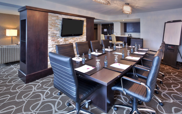 Crowne Plaza Kitchener-Waterloo by IHG