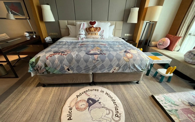 Pullman Haining