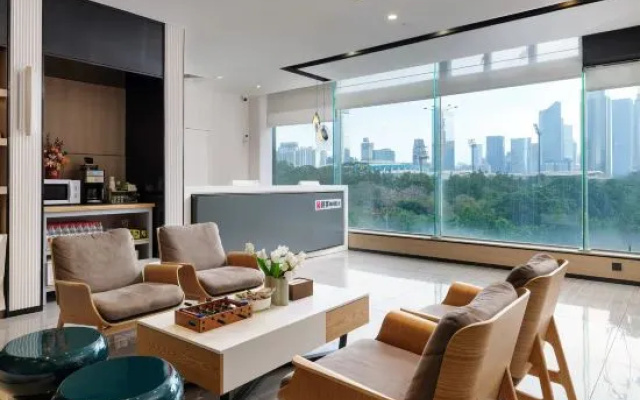 LOCALS HOTELS  (Guangzhou Sports Center Linhexi Subway Station Branch) – Balcony – Guangzhou