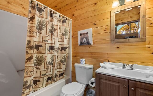 Bear Crossing Cabin by Jackson Mountain Rentals