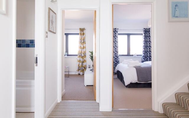 The Sea House - Ultimate Seafront Living Sunsets