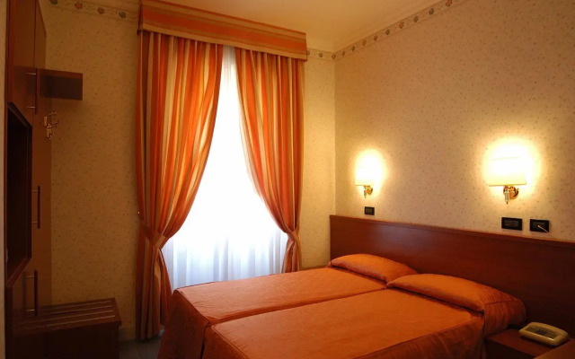 Hotel Dina
