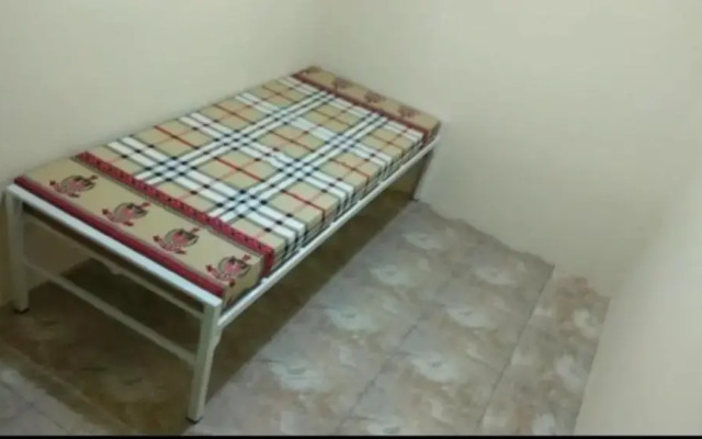 Eiffel Residence Petojo - Female Only