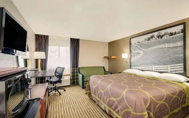 Super 8 By Wyndham Lexington Winchester Rd
